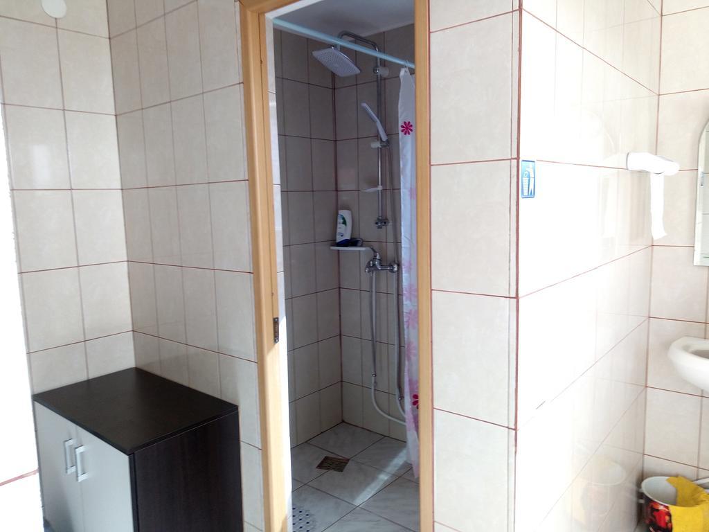Pensiunea Serbeca Brosteni Ngoại thất bức ảnh